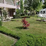 Charis Cozy Family At Sun Village Complex Close To The Appartement Slantchev Briag