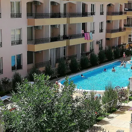 Charis Cozy Family At Sun Village Complex Close To The Apartmán