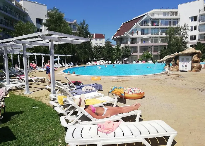 Charis Cozy Family At Sun Village Complex Close To The