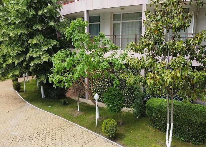 Charis Cozy Family At Sun Village Complex Close To The